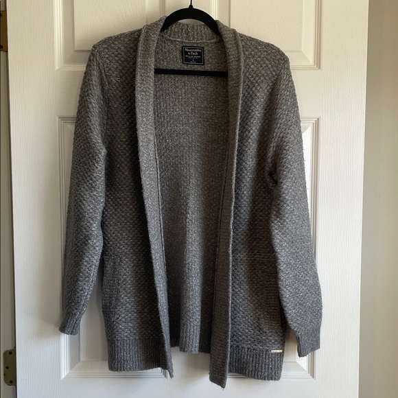 Abercrombie & Fitch Sweaters - Abercrombie & Fitch Gray Knit Cardigan